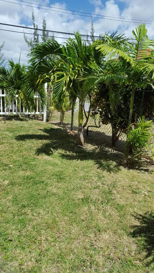 Cynson Villa Holiday Accommodations Christ Church Exterior photo